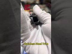 Dekoracja ze stali nierdzewnej.